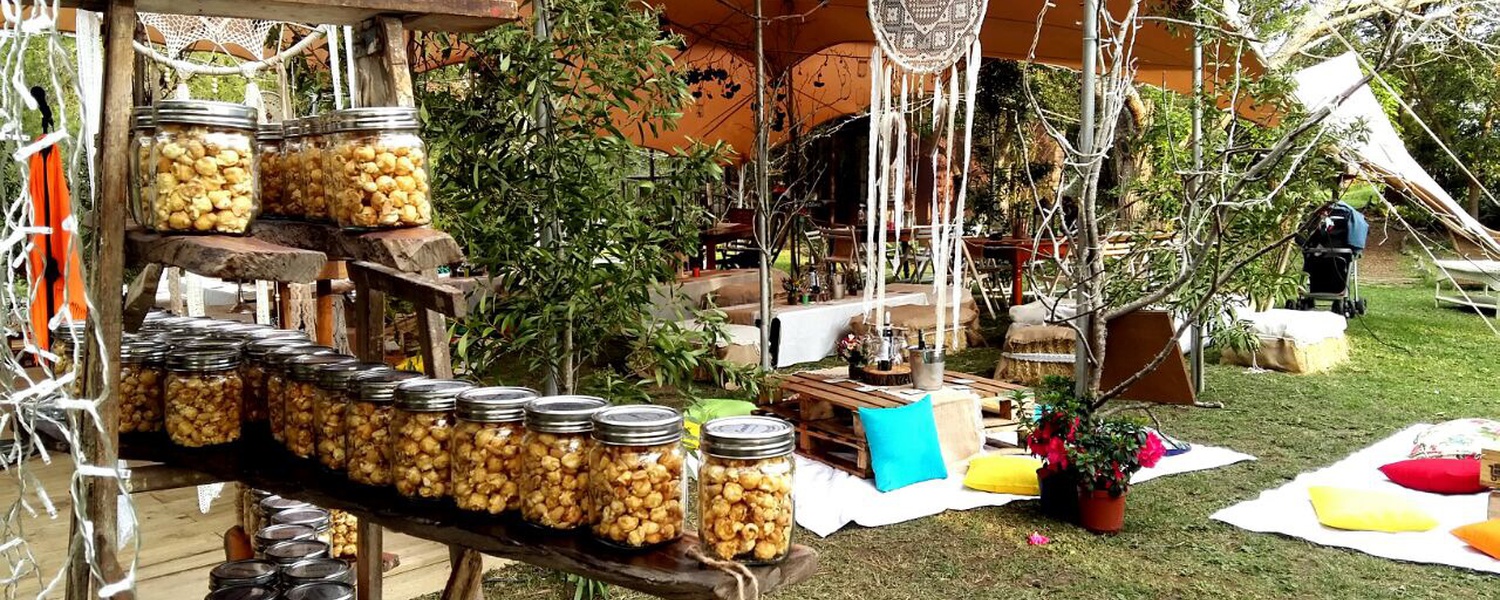 vegan picnic weddings under blue skies on the foerst edge at peace of eden nature lodge and backpackers near knysna western cape south africa